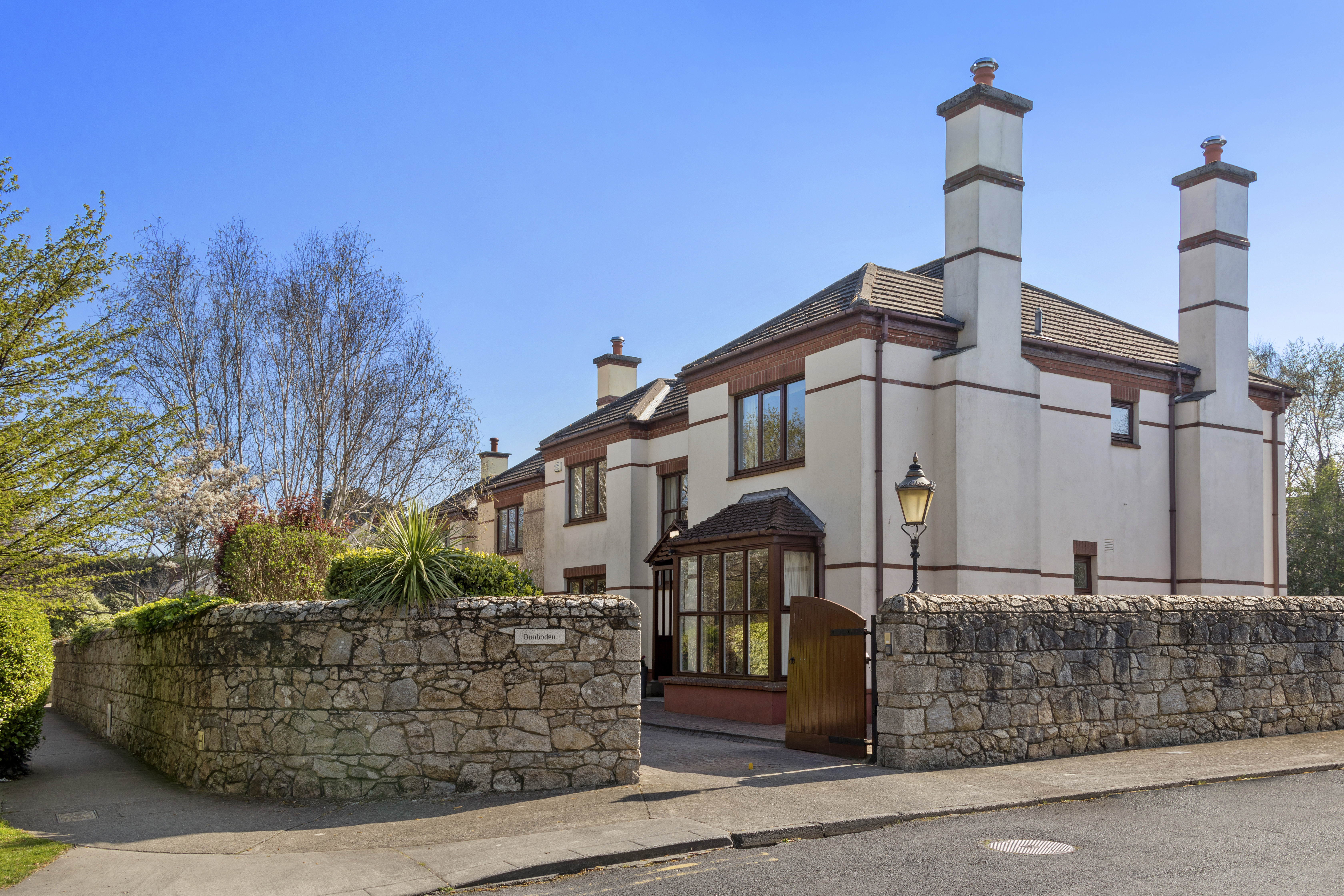 Dunboden Cross Avenue