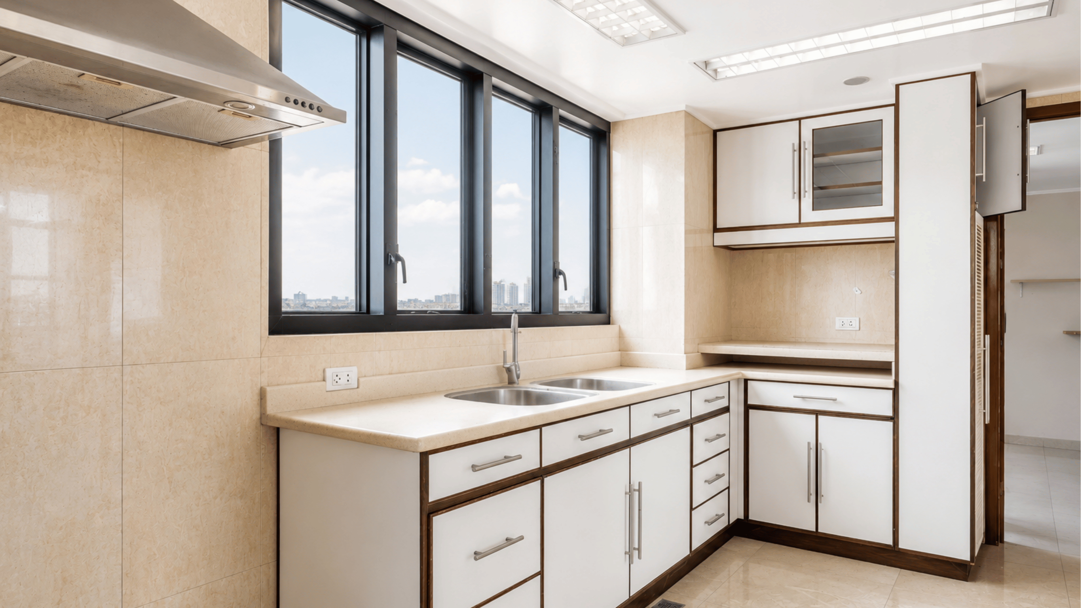 Pacific Plaza Condominium Apartment Ridge