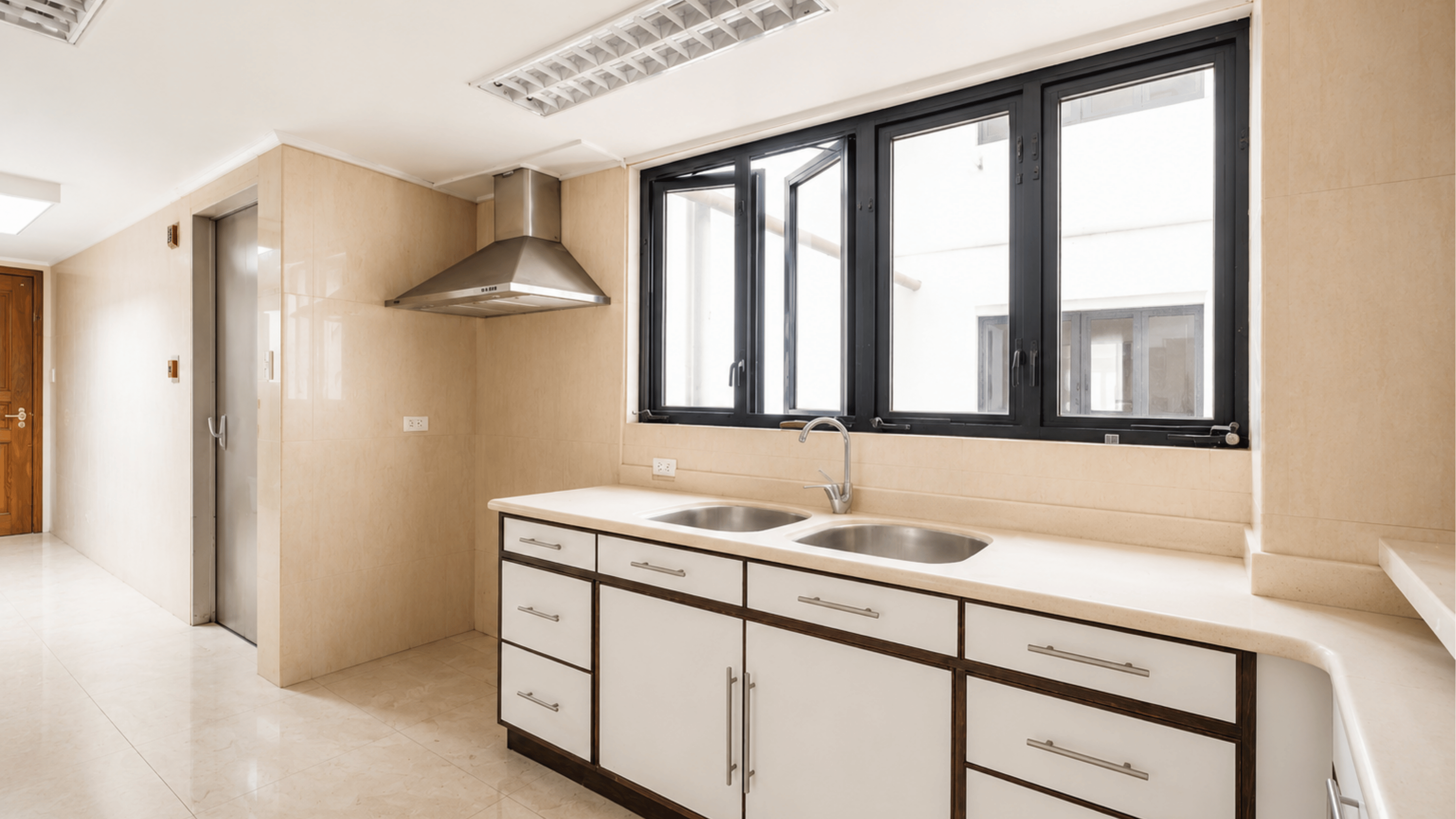 Pacific Plaza Condominium Apartment Ridge