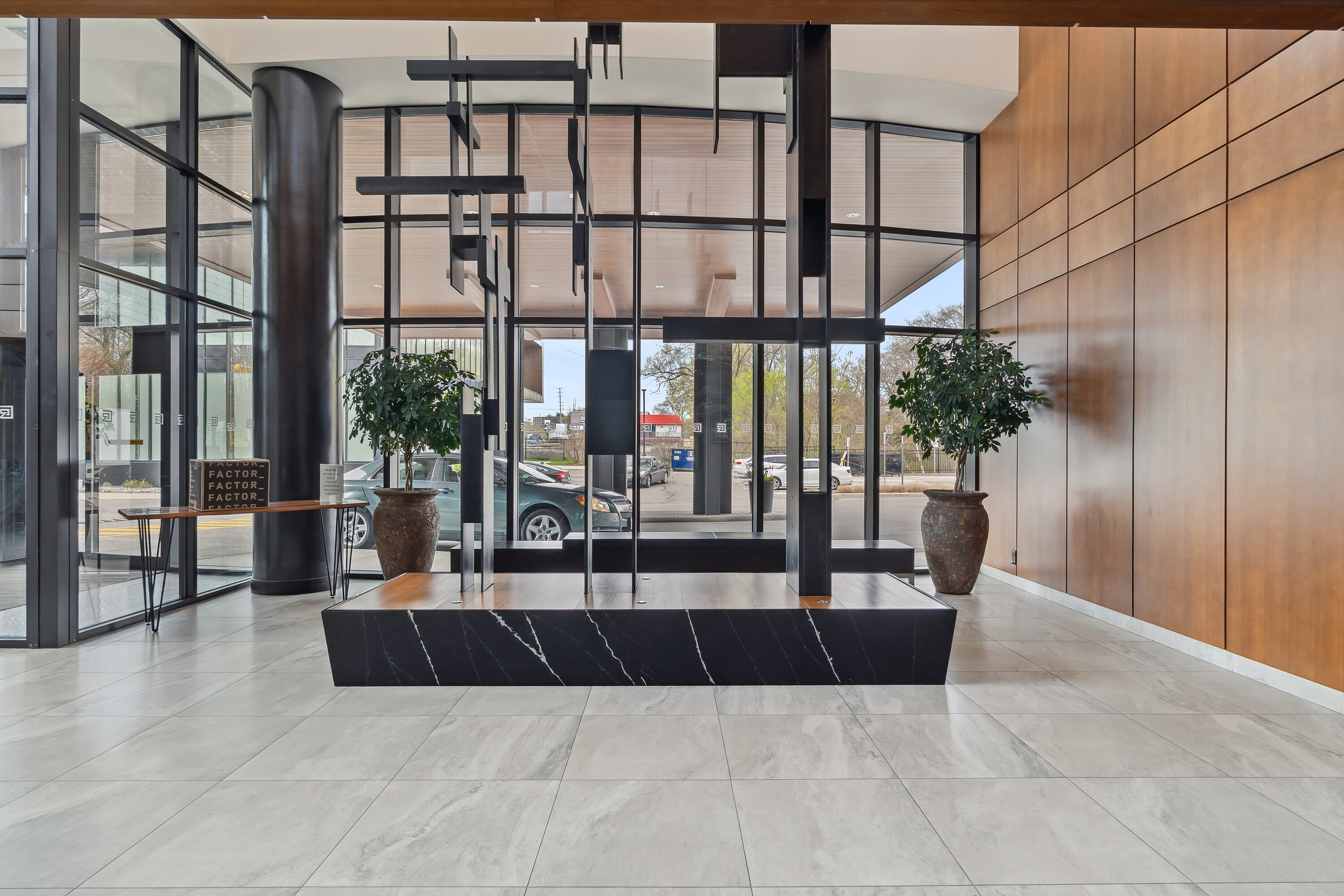 1575 Lakeshore Rd W #202