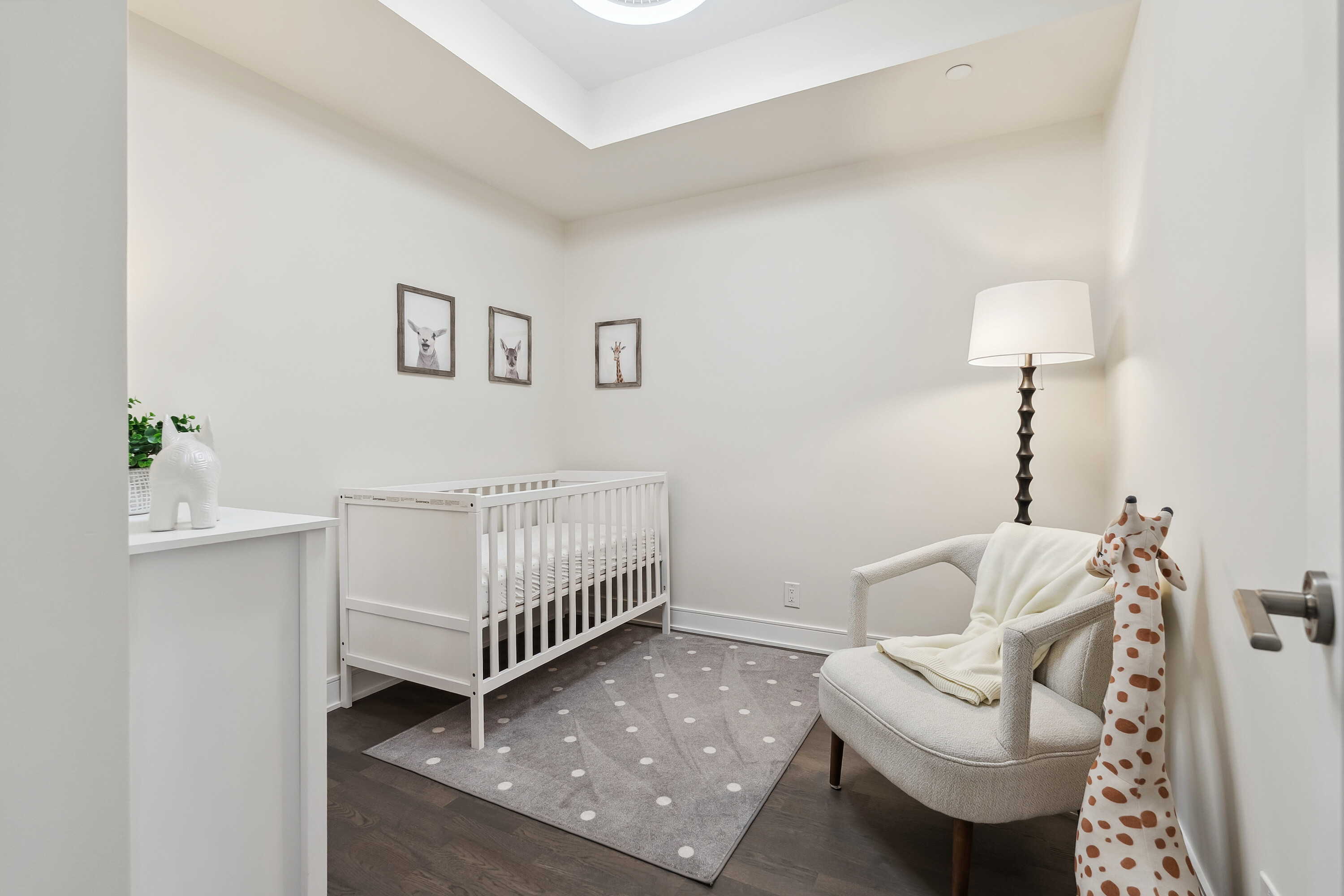 1575 Lakeshore Rd W #202