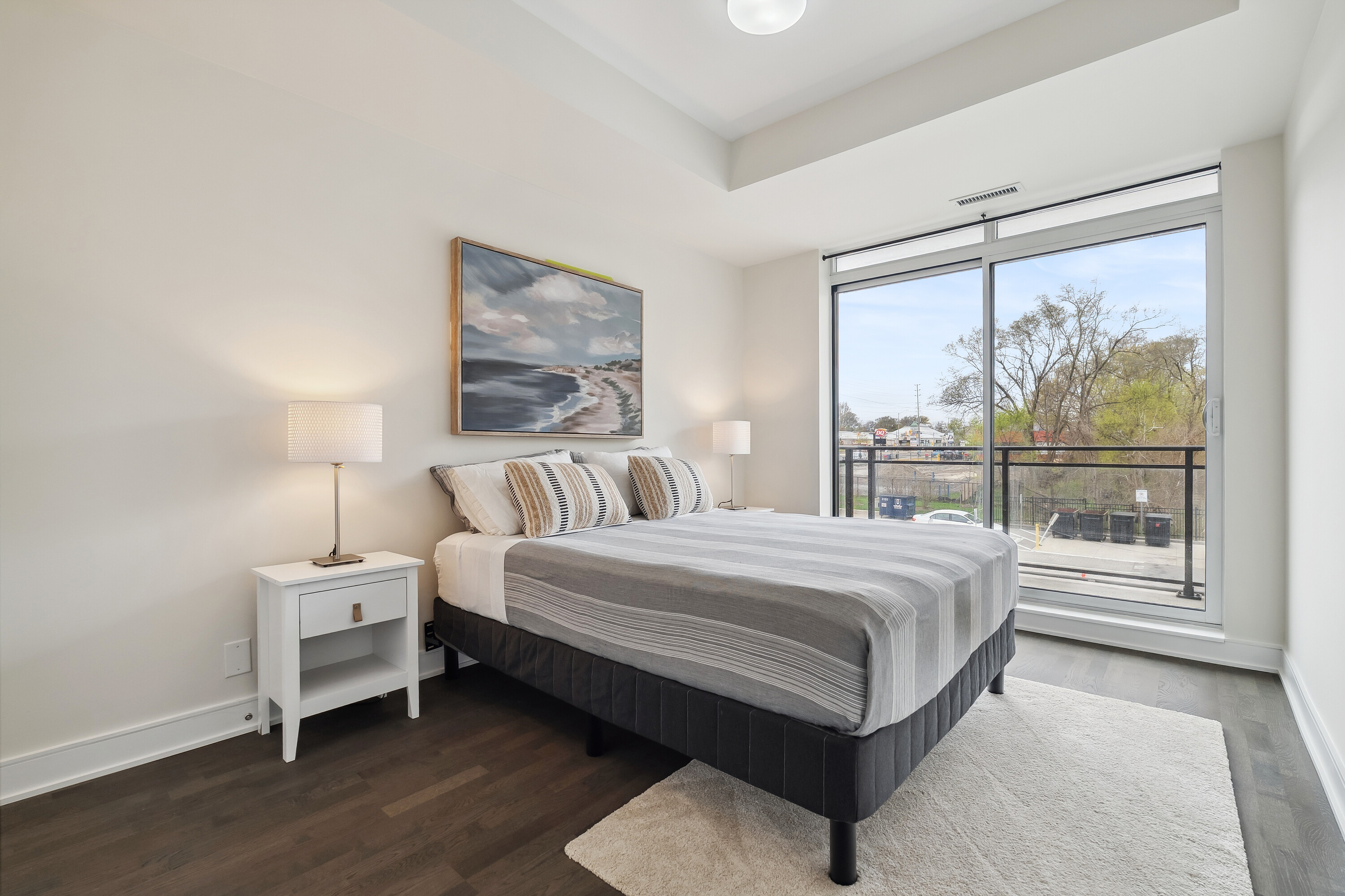 1575 Lakeshore Rd W #202