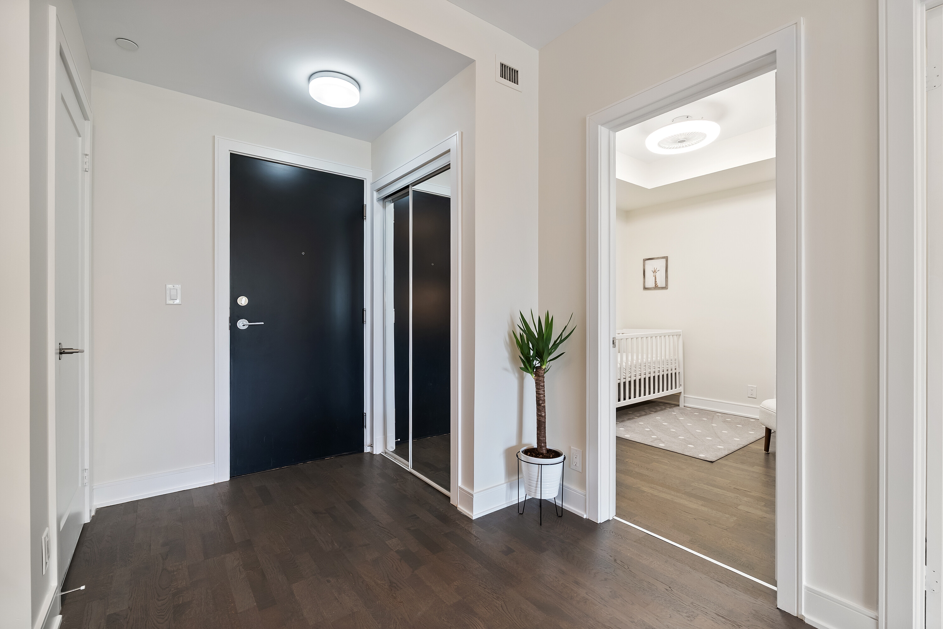 1575 Lakeshore Rd W #202