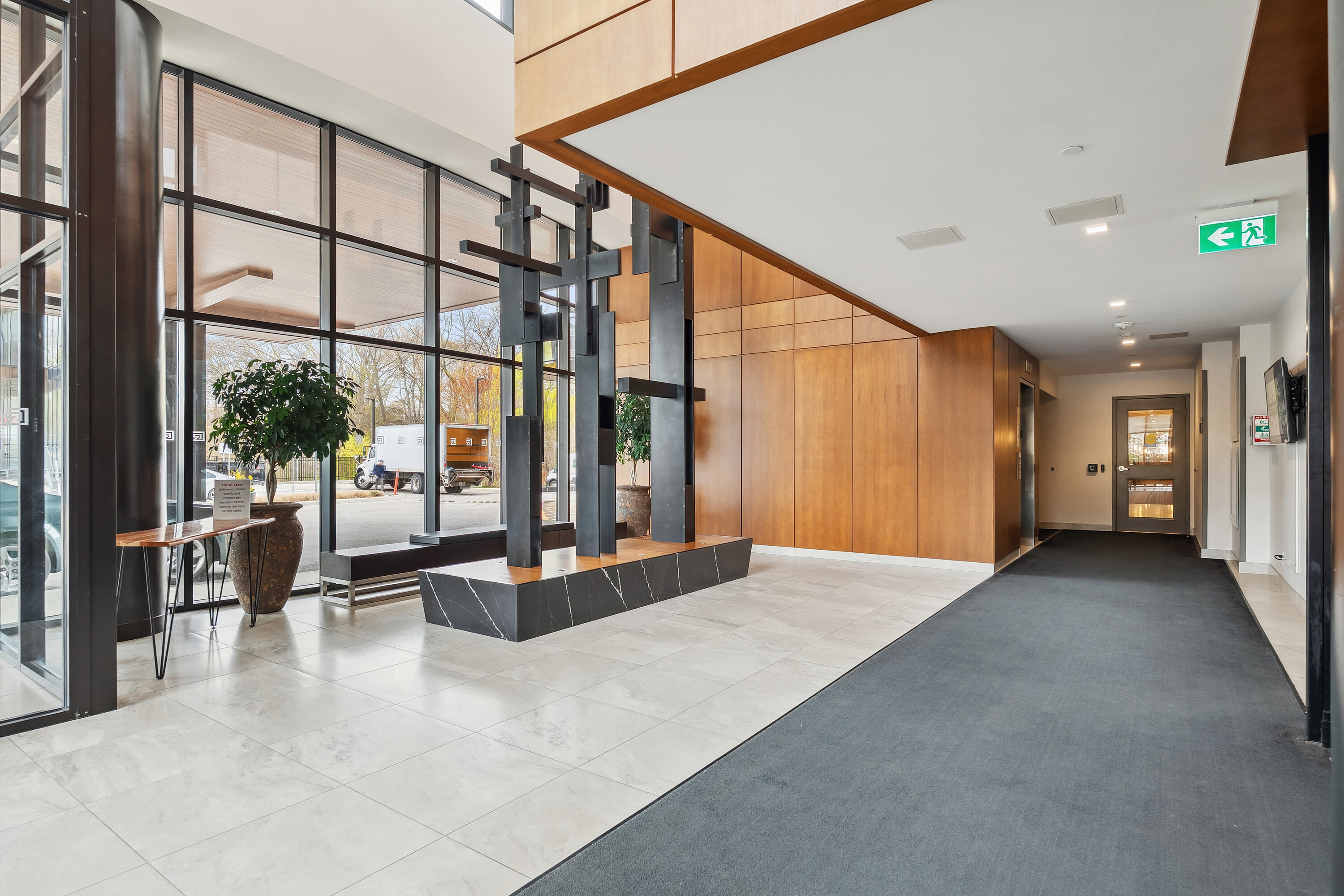 1575 Lakeshore Rd W #202