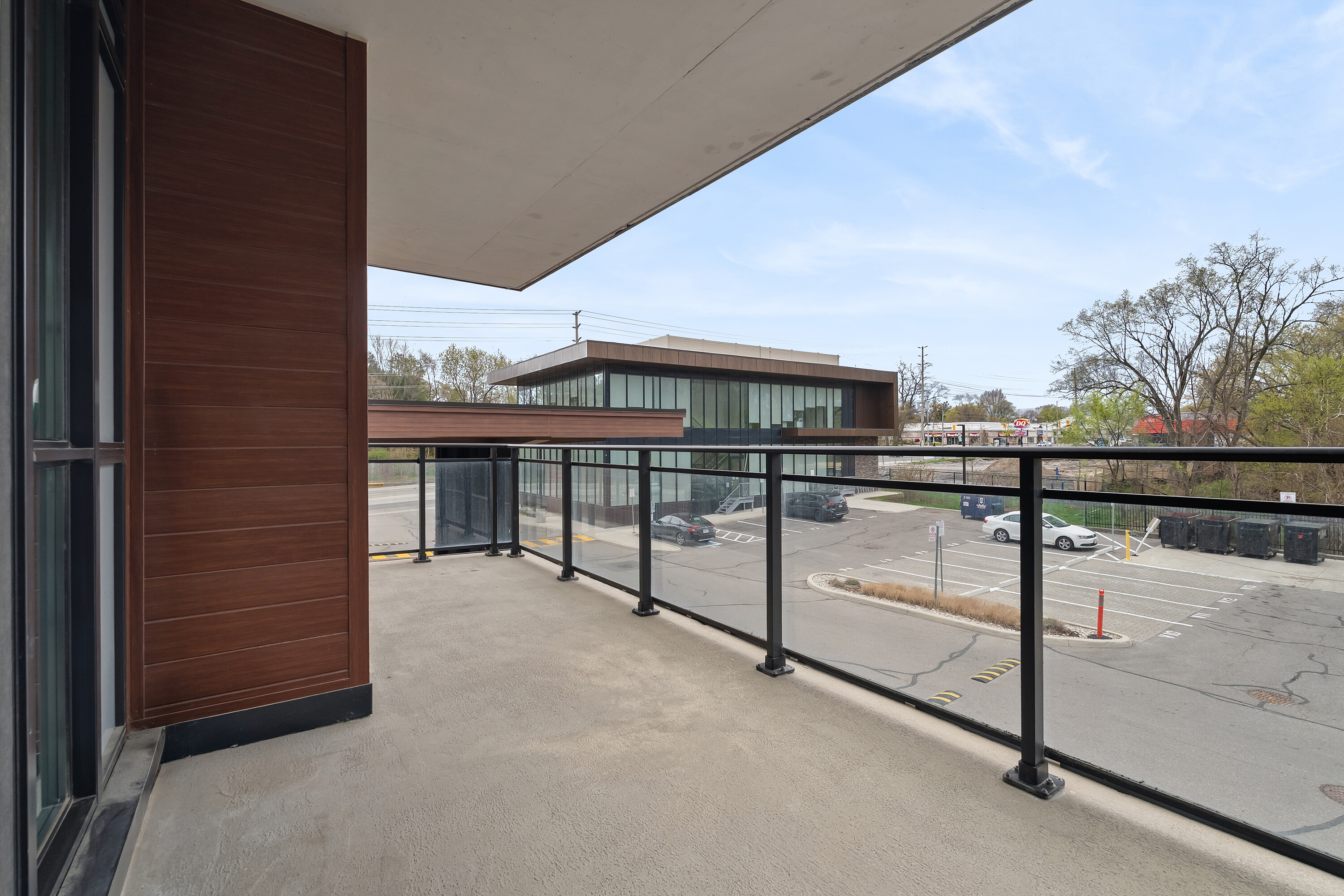 1575 Lakeshore Rd W #202