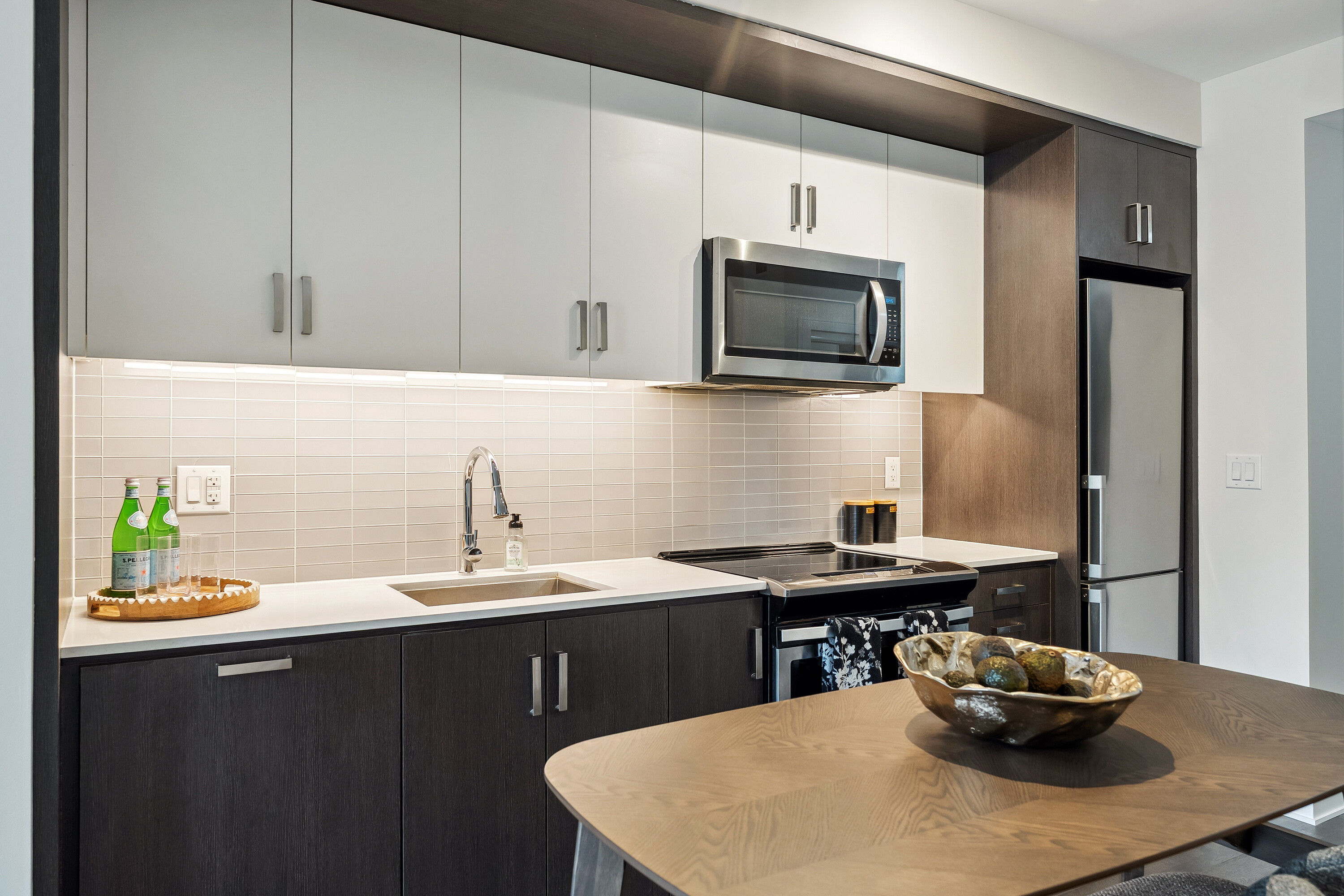 1575 Lakeshore Rd W #202