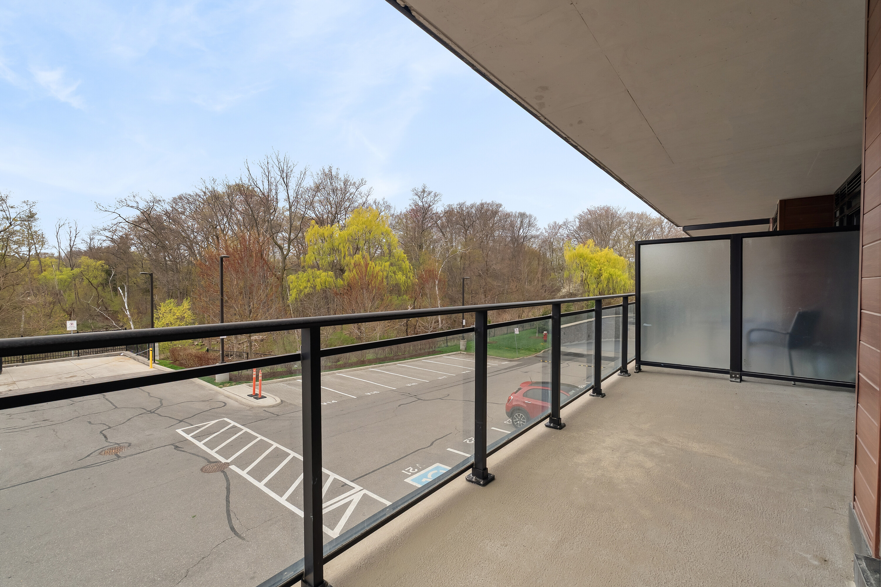 1575 Lakeshore Rd W #202