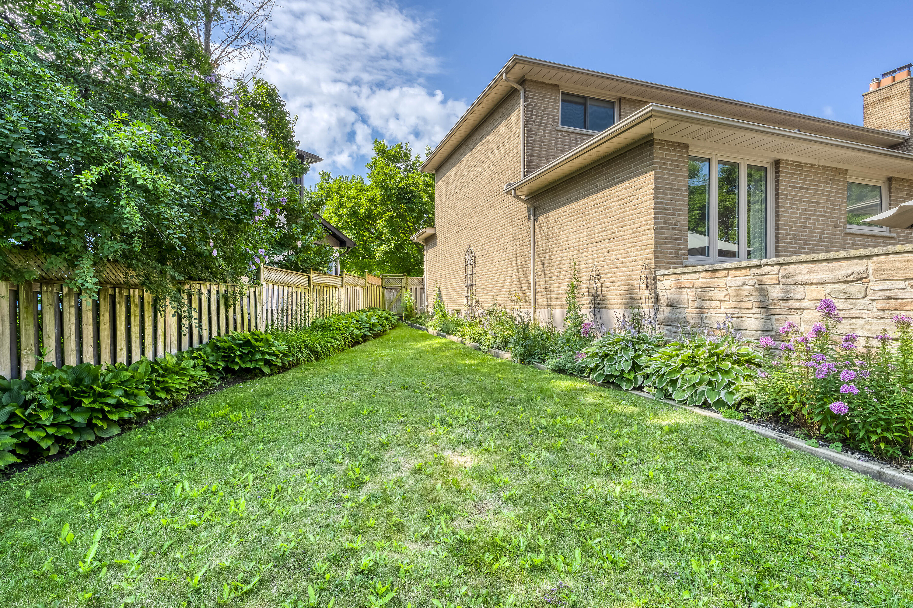 2318 Malden Crt