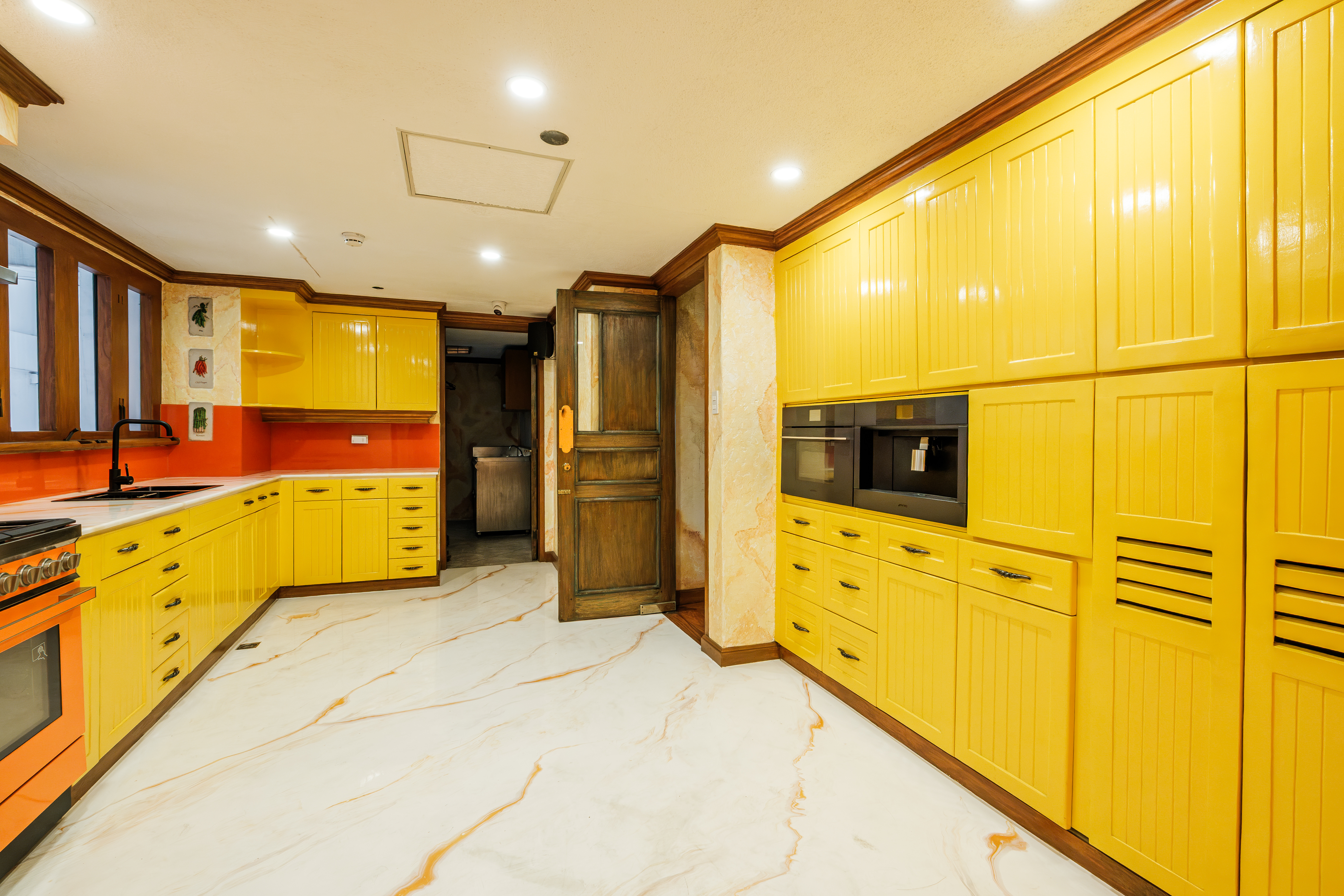 Pacific Plaza Condominium Apartment Ridge, Ayala Avenue