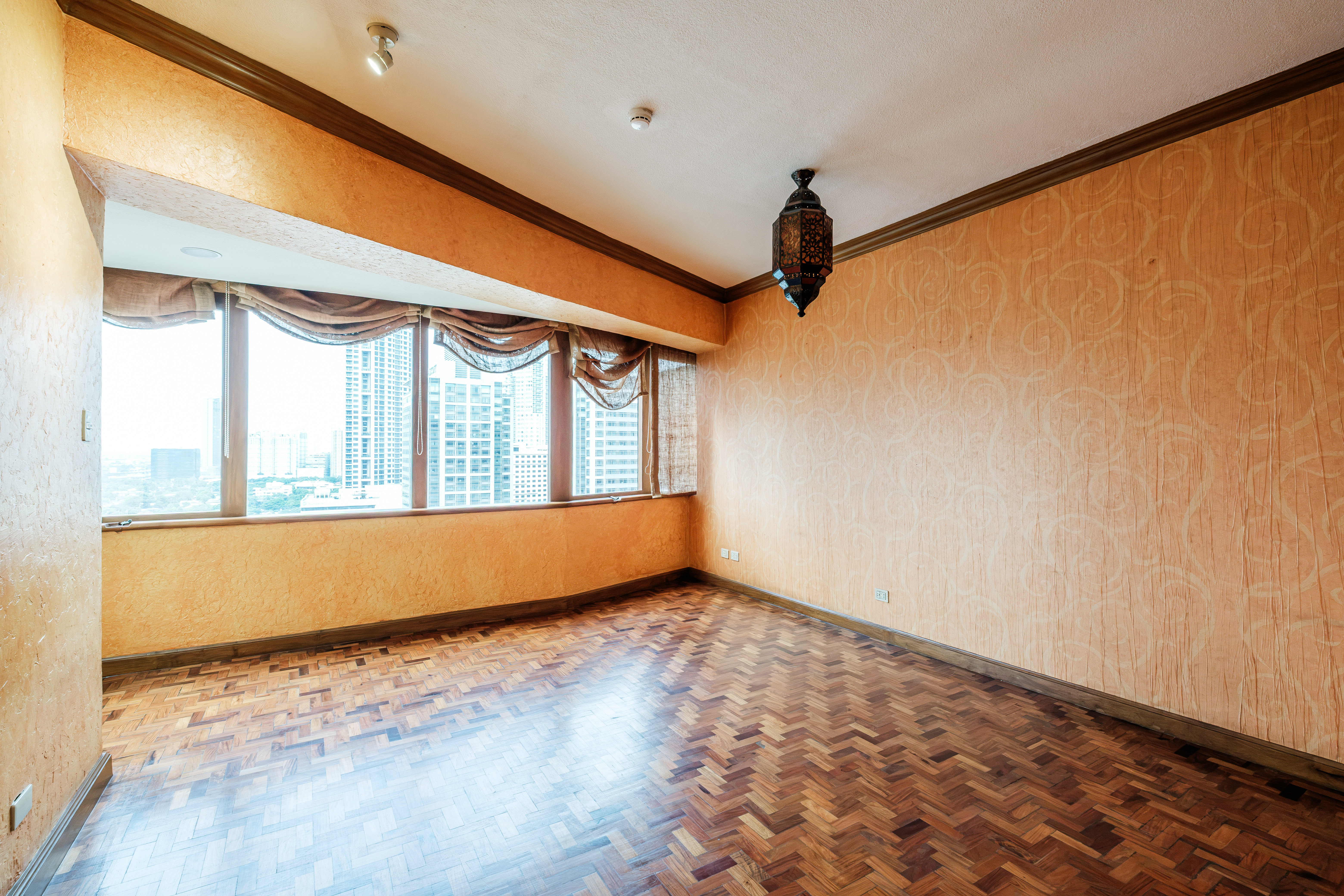 Pacific Plaza Condominium Apartment Ridge, Ayala Avenue