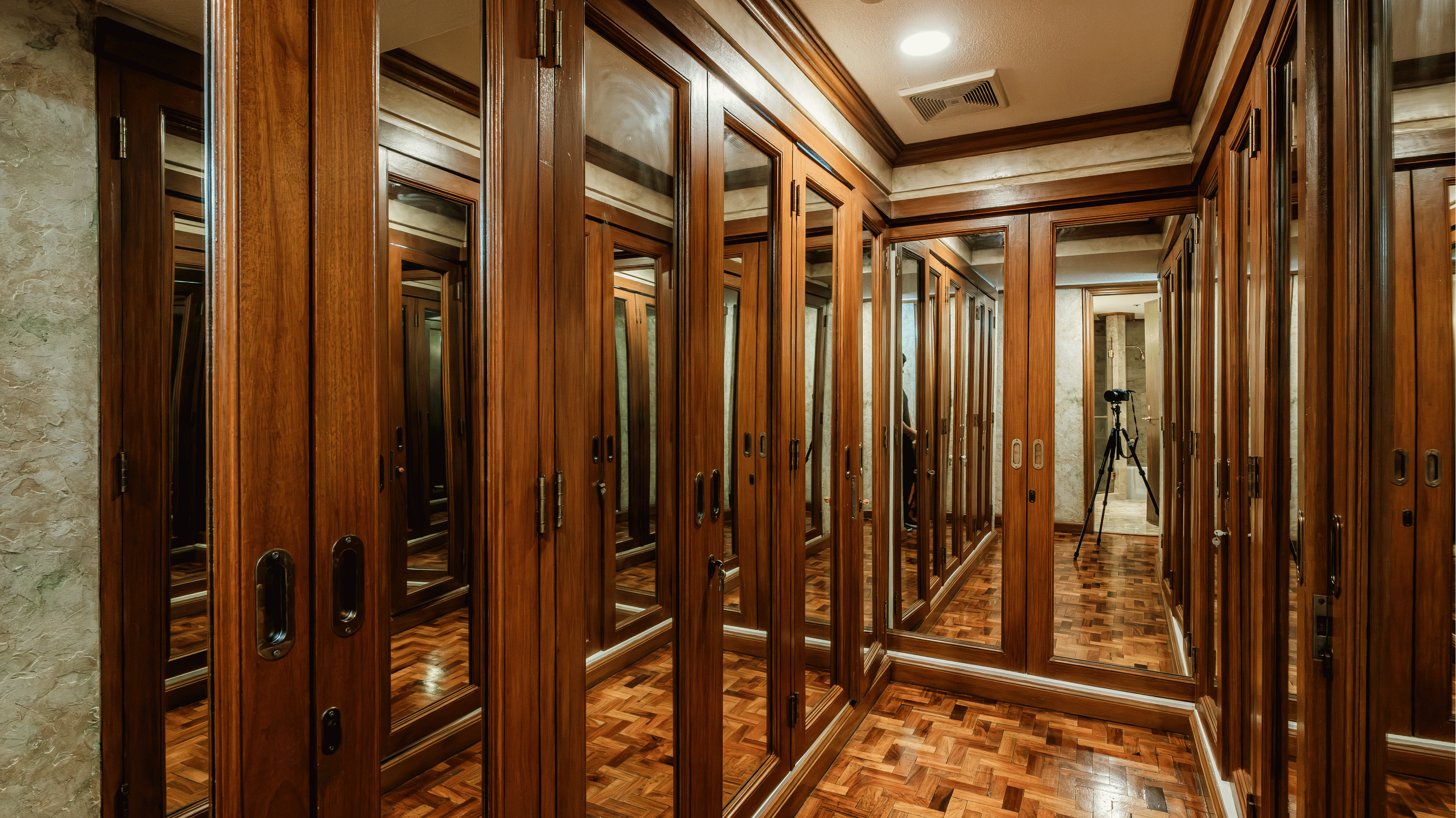 Pacific Plaza Condominium Apartment Ridge, Ayala Avenue