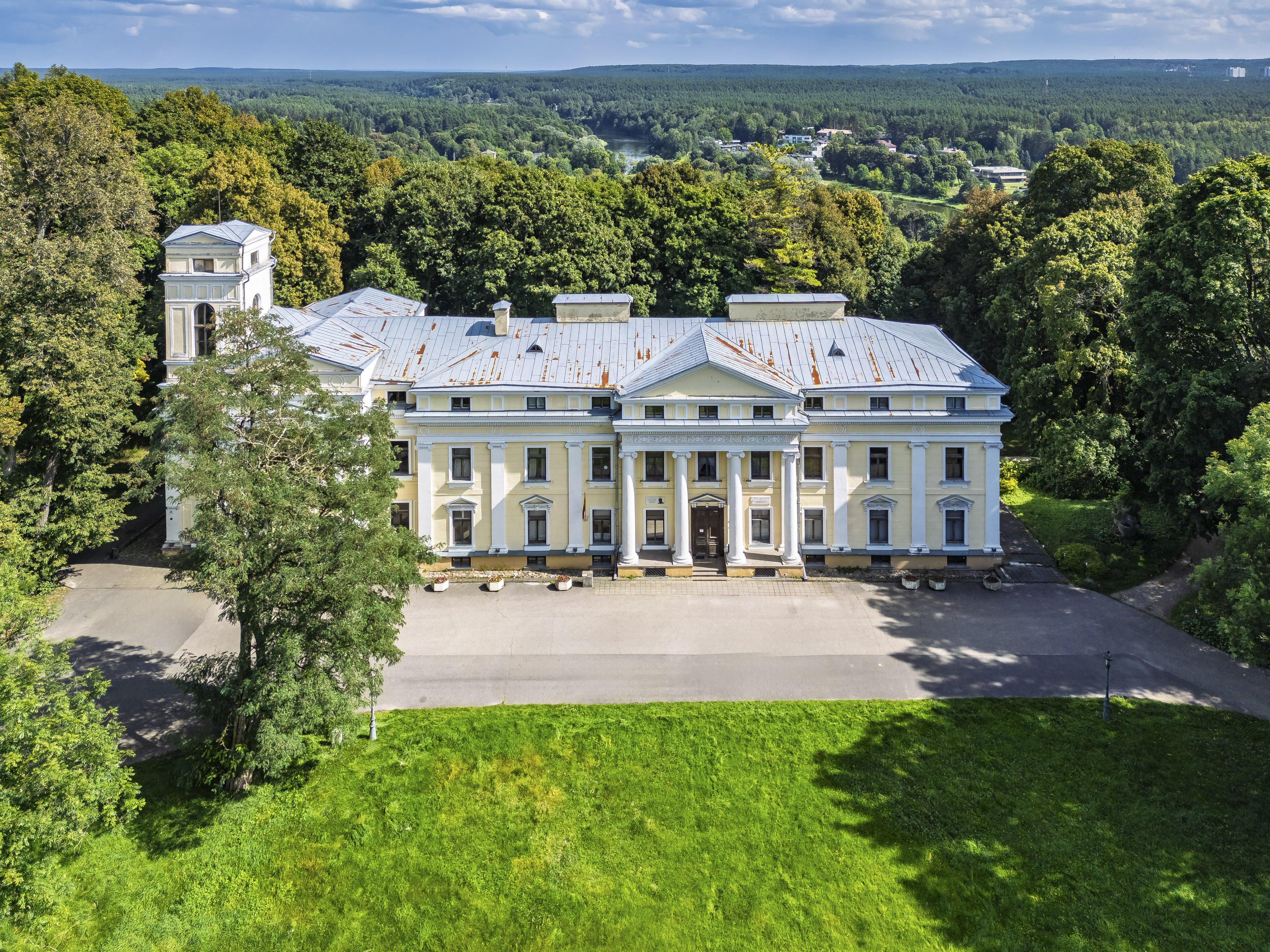 Žaliųjų Ežerų St.