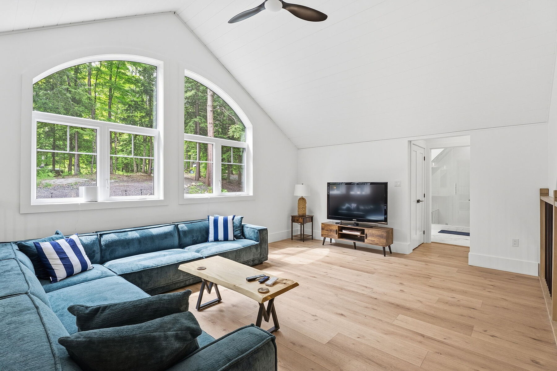8091 Lake Joseph Road  6