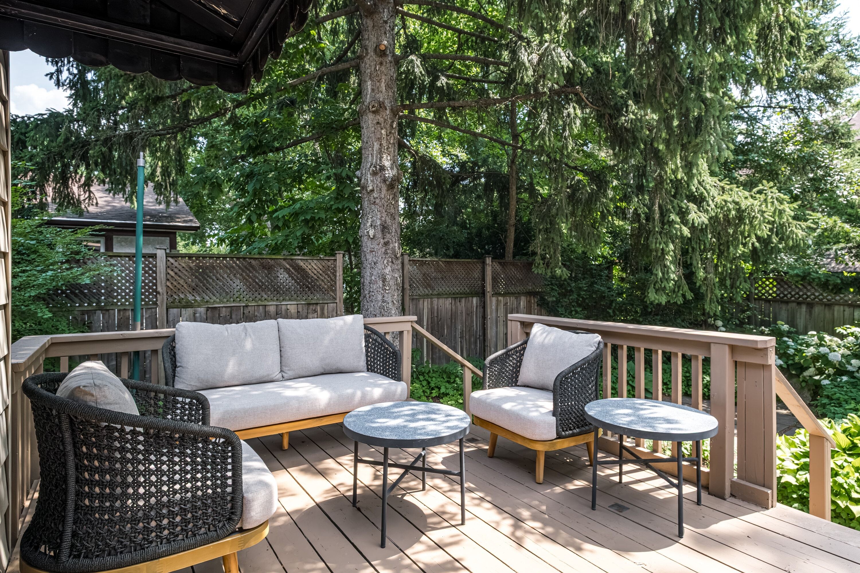 100 Dalewood Cres