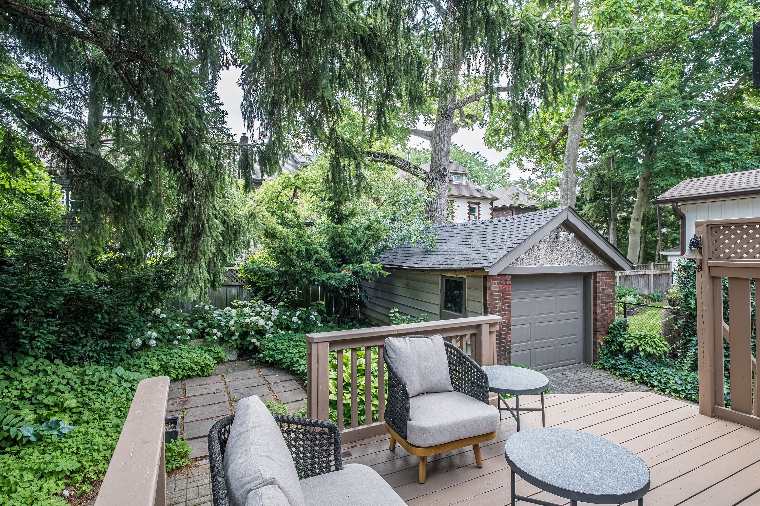 100 Dalewood Cres