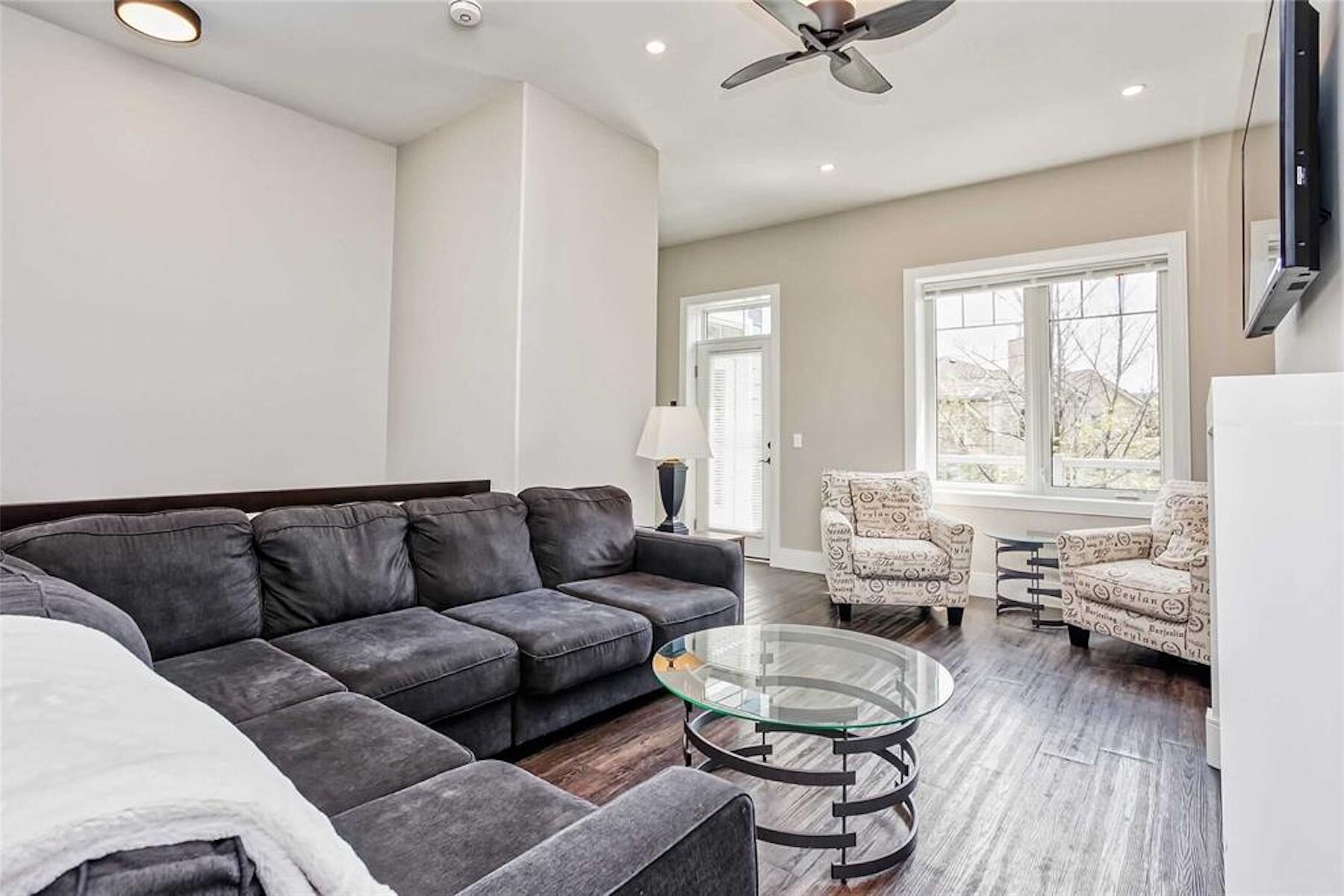 145 Jozo Weider Boulevard