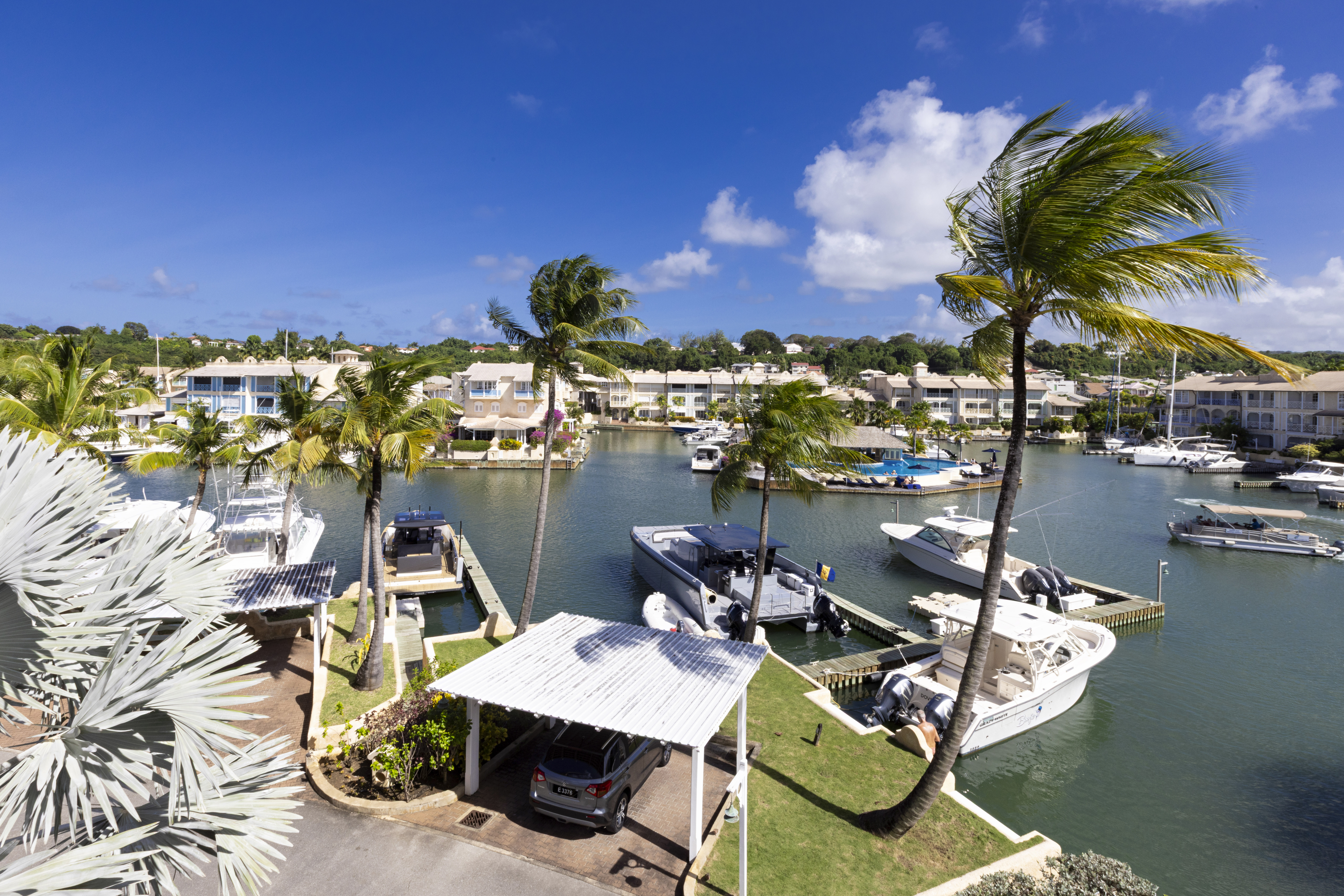 Port. St Charles 370