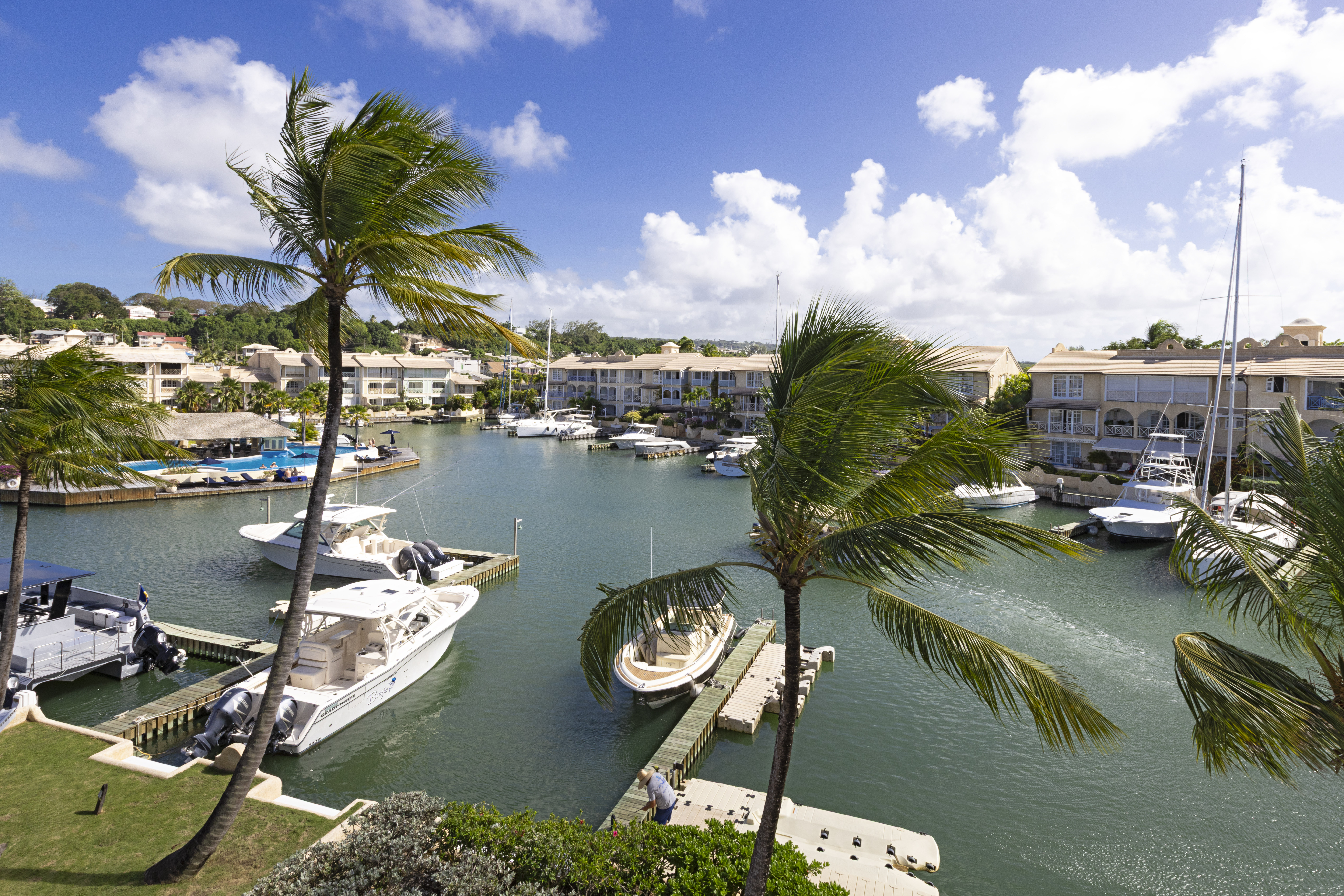 Port. St Charles 370
