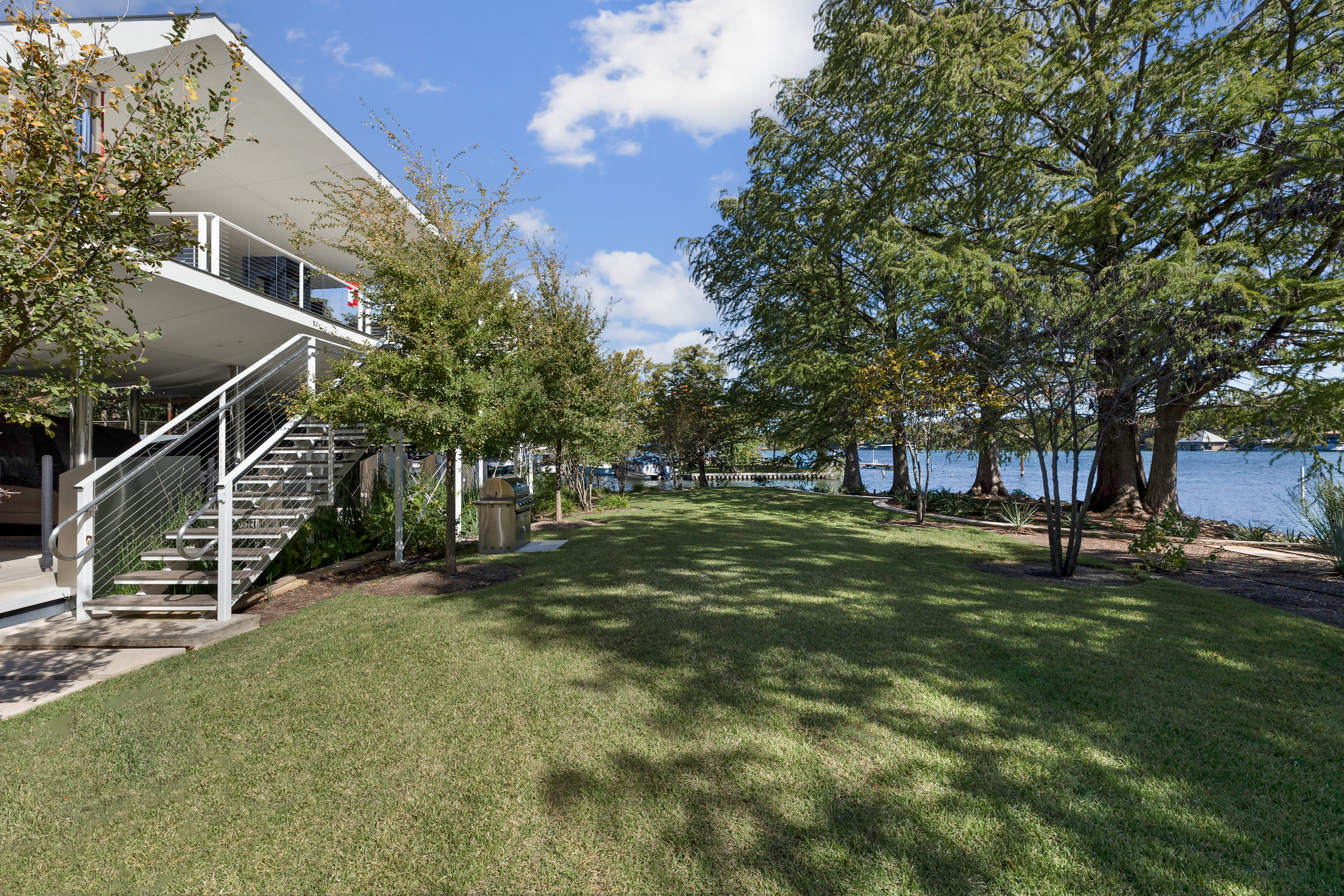 2011 Westlake Drive 