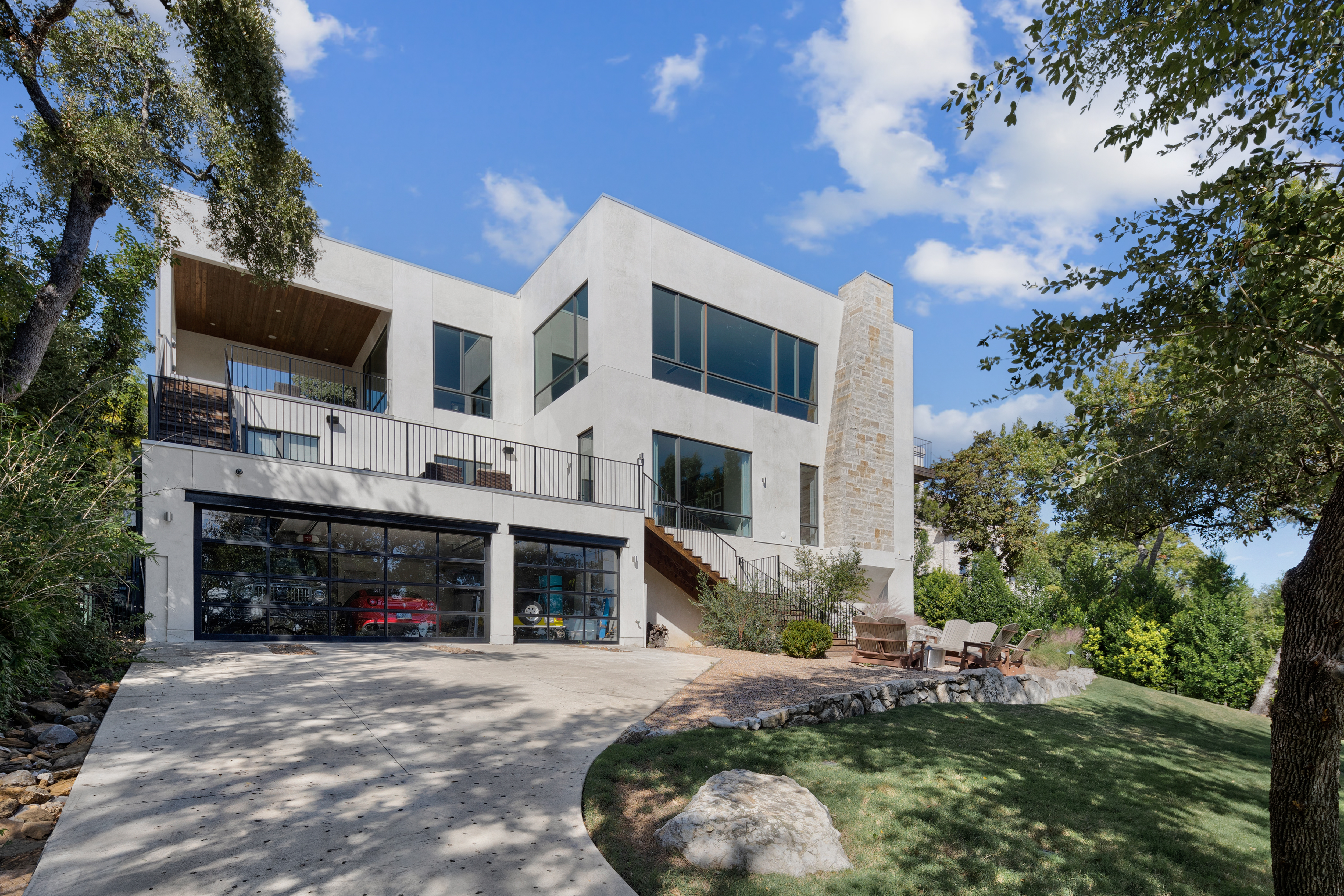 2011 Westlake Drive 