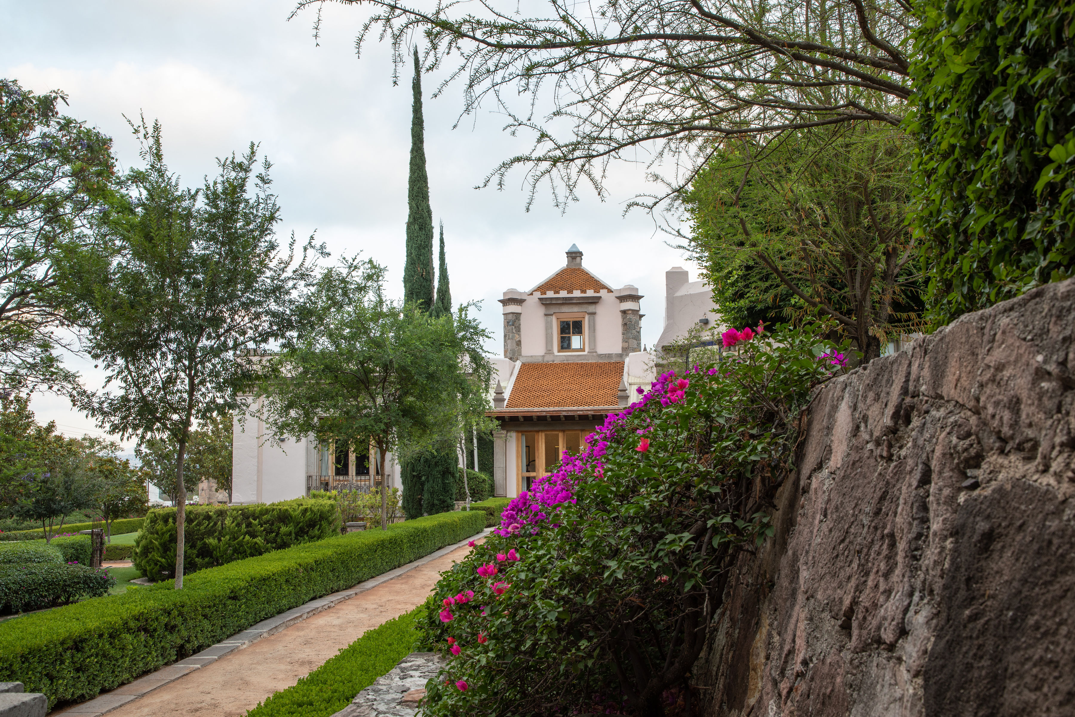 CASA ELENA Loma Dorada