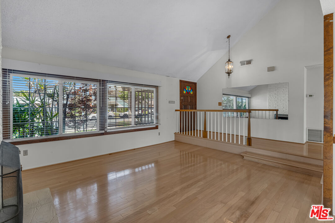 12516 Rosy Cir