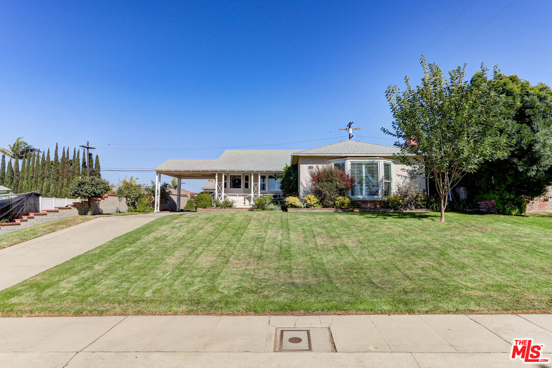 8008 El Manor Ave