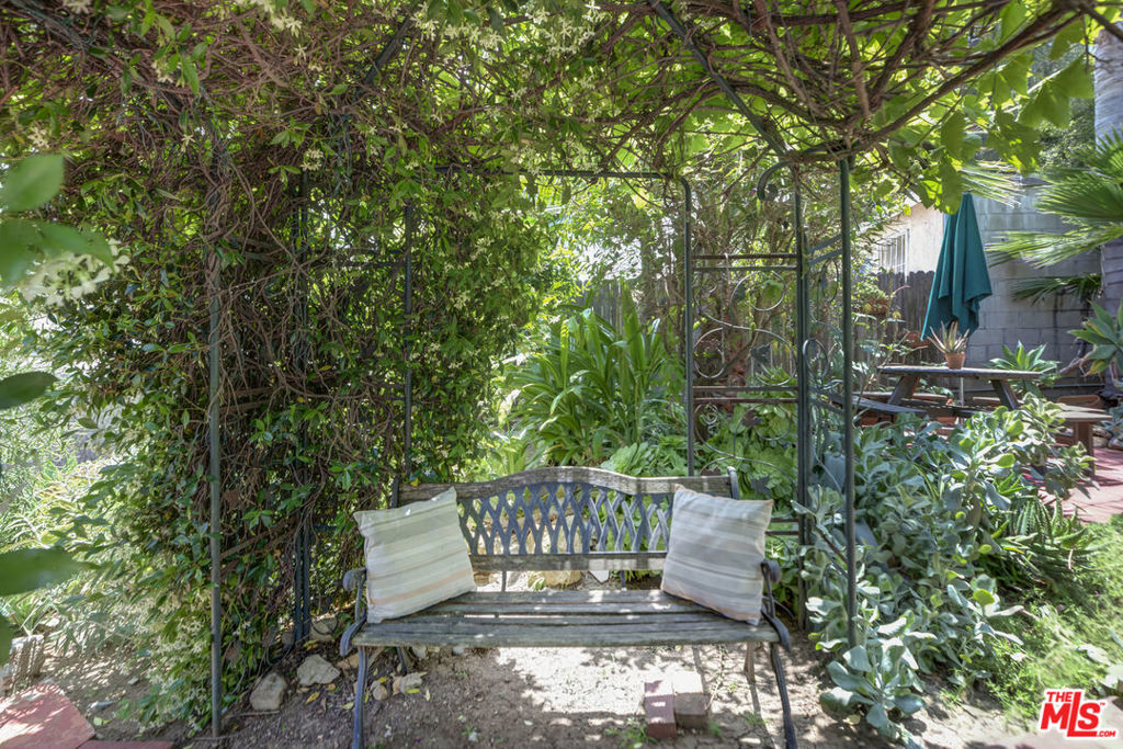 6169 N Figueroa Street