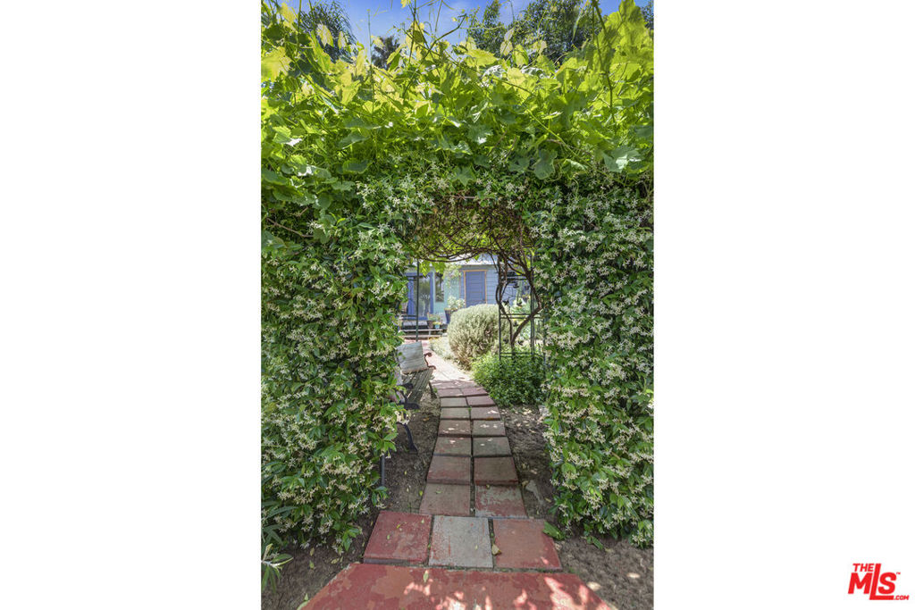 6169 N Figueroa Street