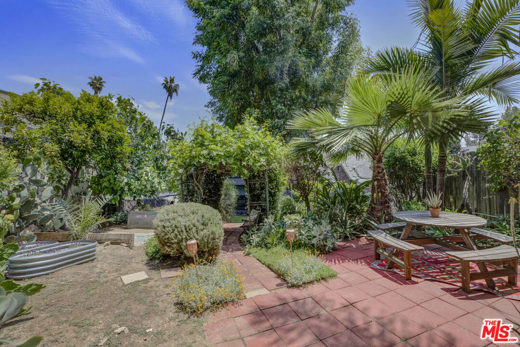 6169 N Figueroa Street