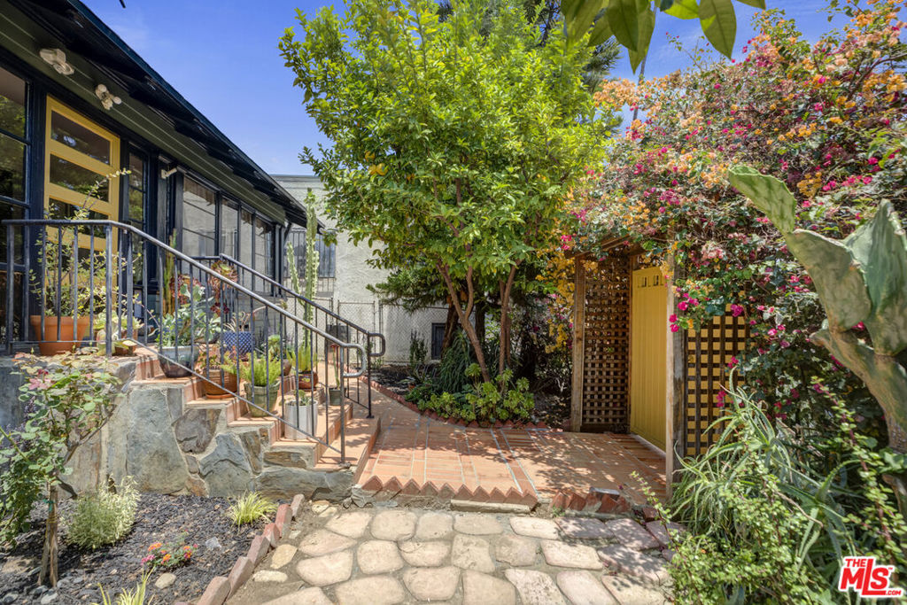 6169 N Figueroa Street
