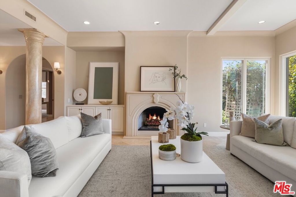 3011 N Beverly Glen Circle