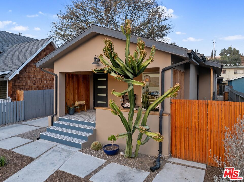 6327 Arroyo Glen Street