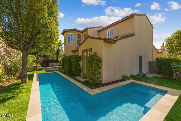 827 W Heritage Oak Court