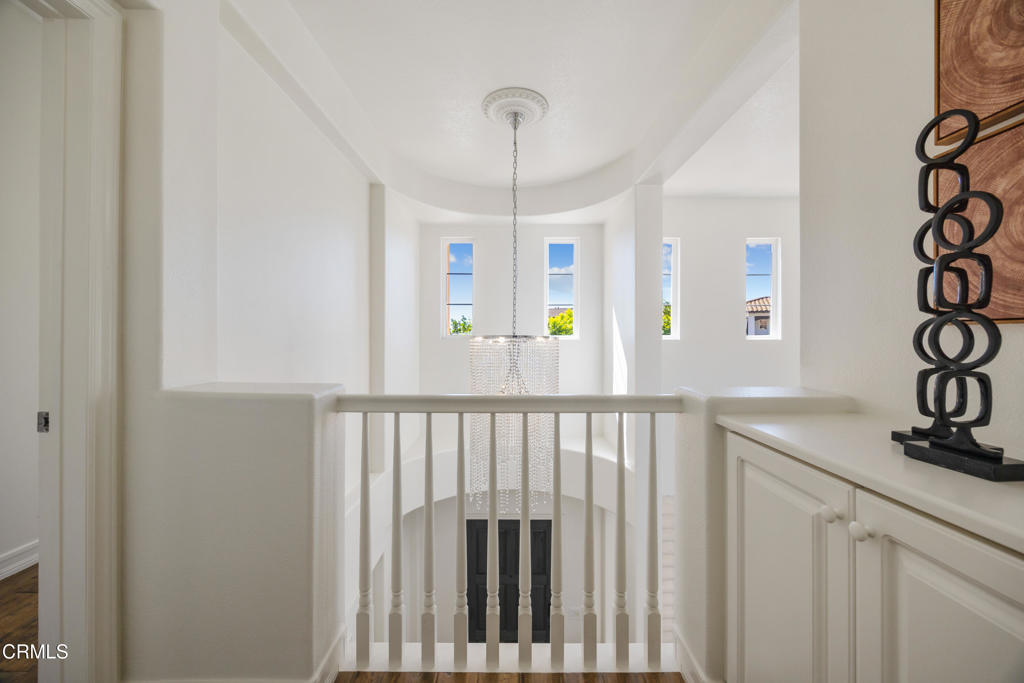 827 W Heritage Oak Court