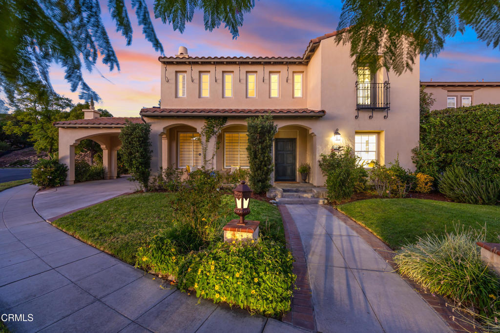 827 W Heritage Oak Court