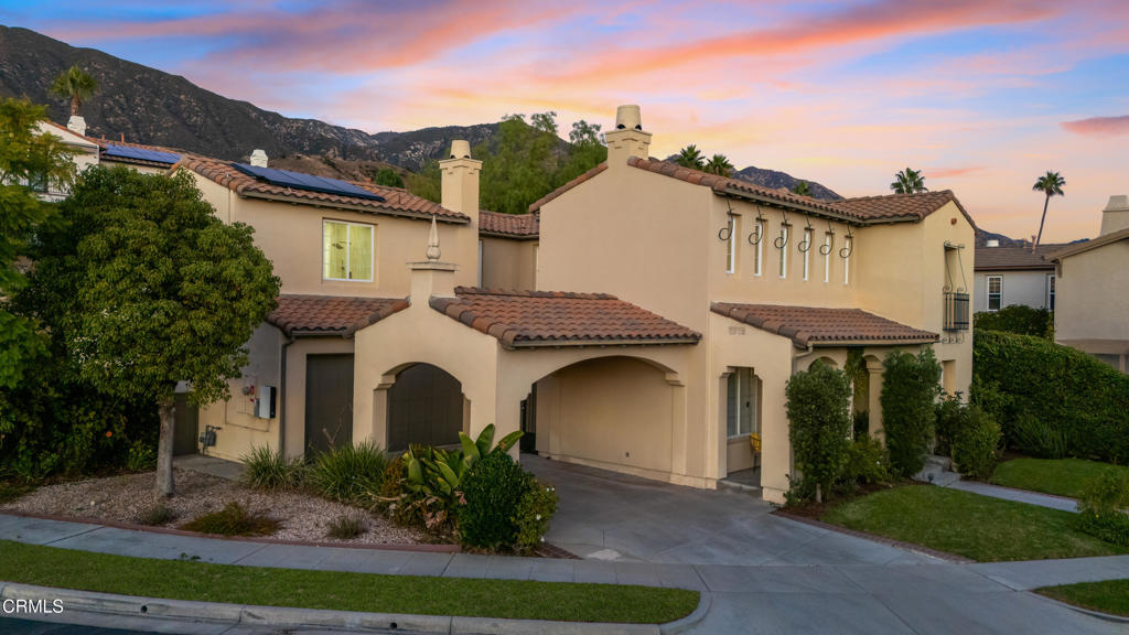 827 W Heritage Oak Court