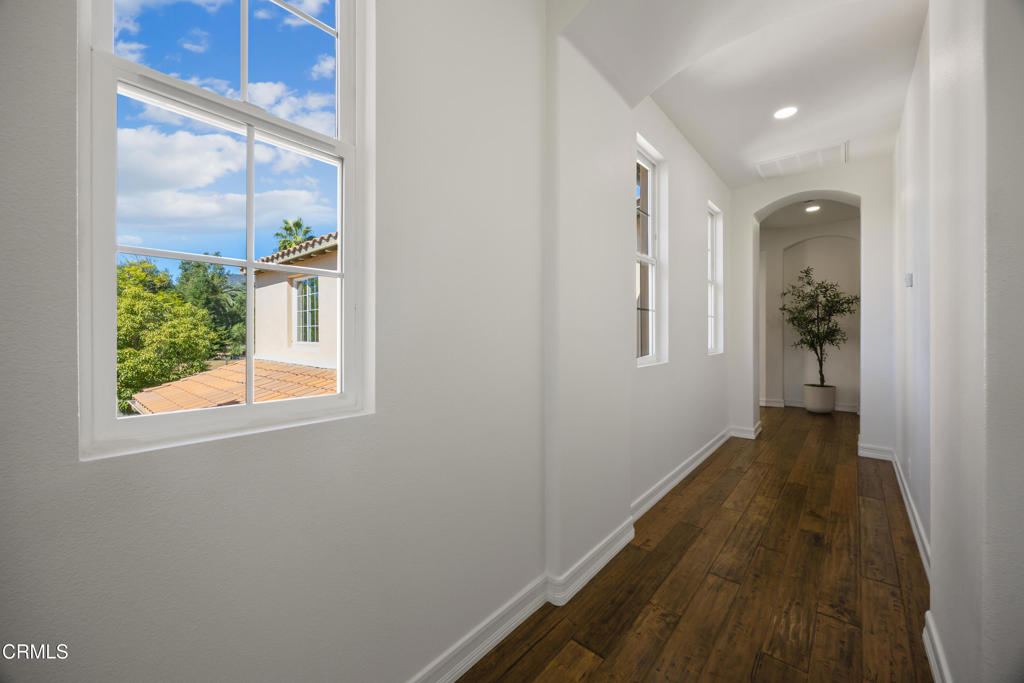 827 W Heritage Oak Court