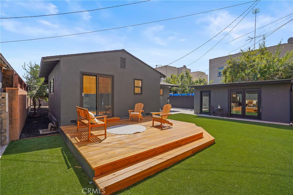 743 N Alexandria Avenue