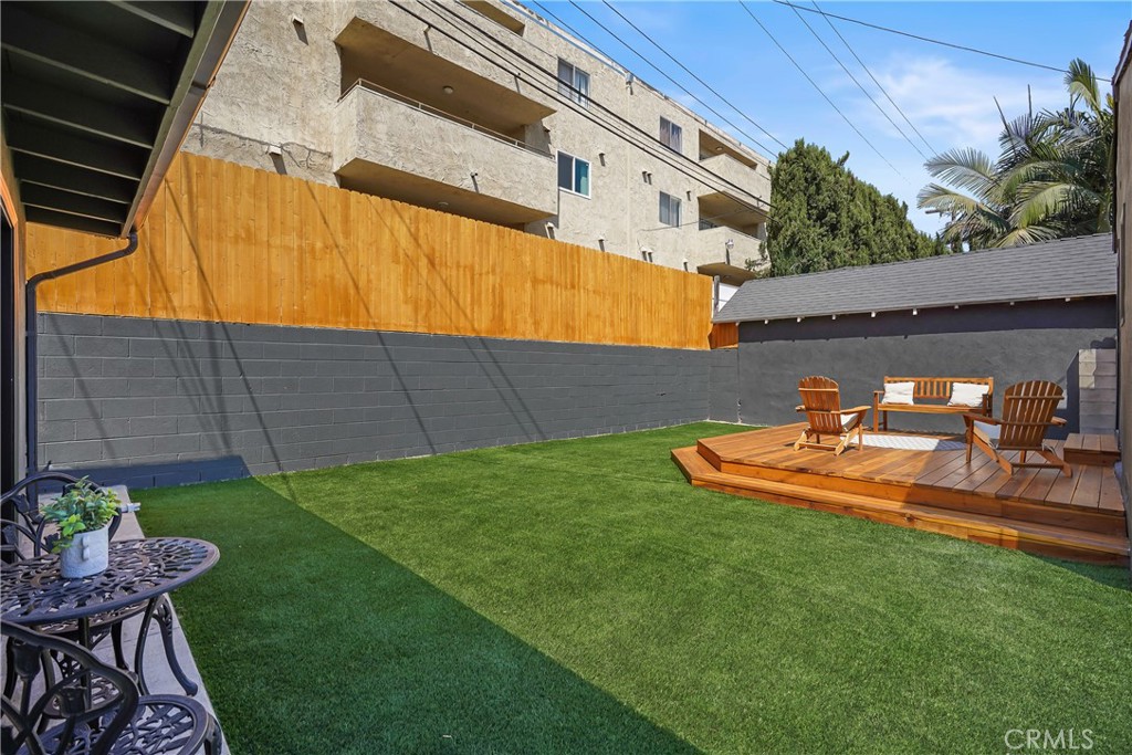 743 N Alexandria Avenue