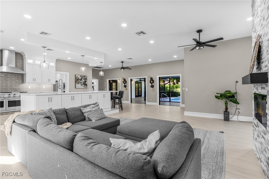 1341 Coconut DR