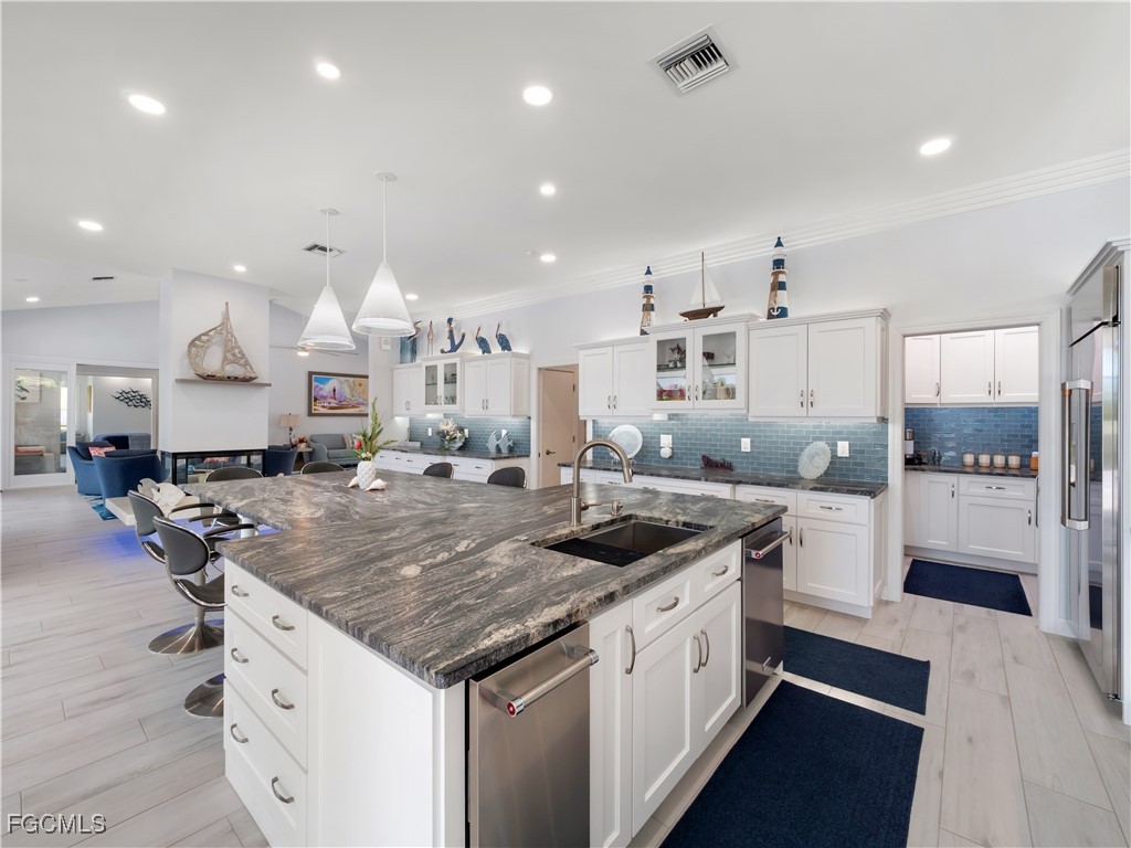 15660 Light Blue CIR