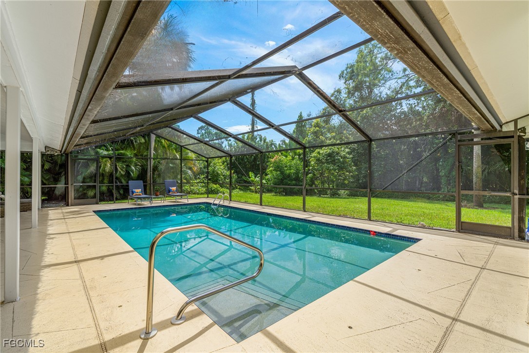 13682 Pine Villa LN