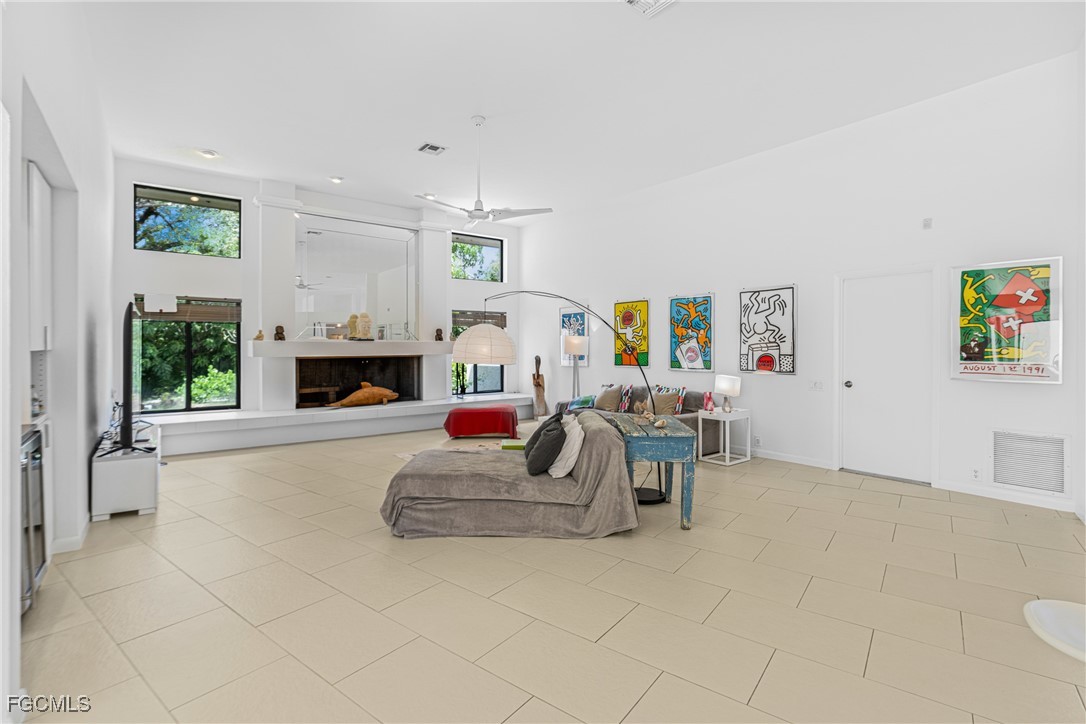 13682 Pine Villa LN