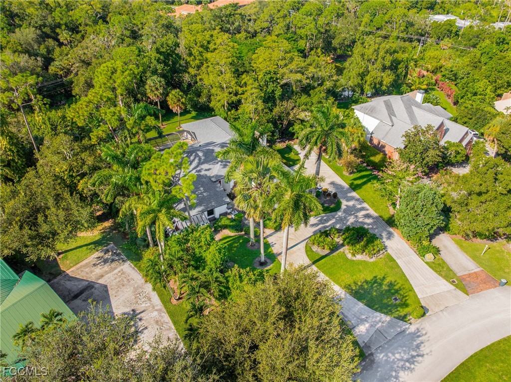 13682 Pine Villa LN
