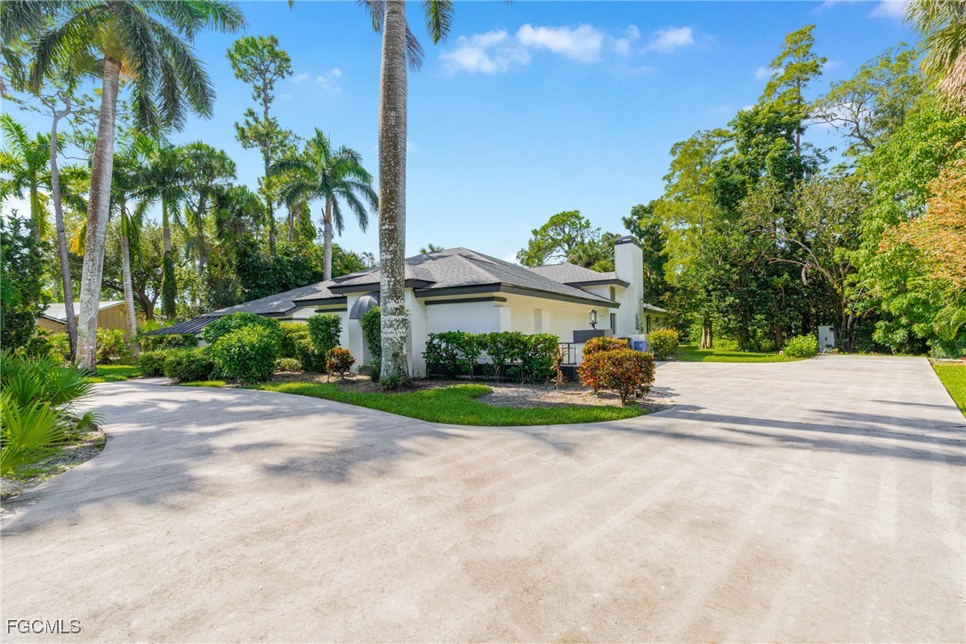 13682 Pine Villa LN