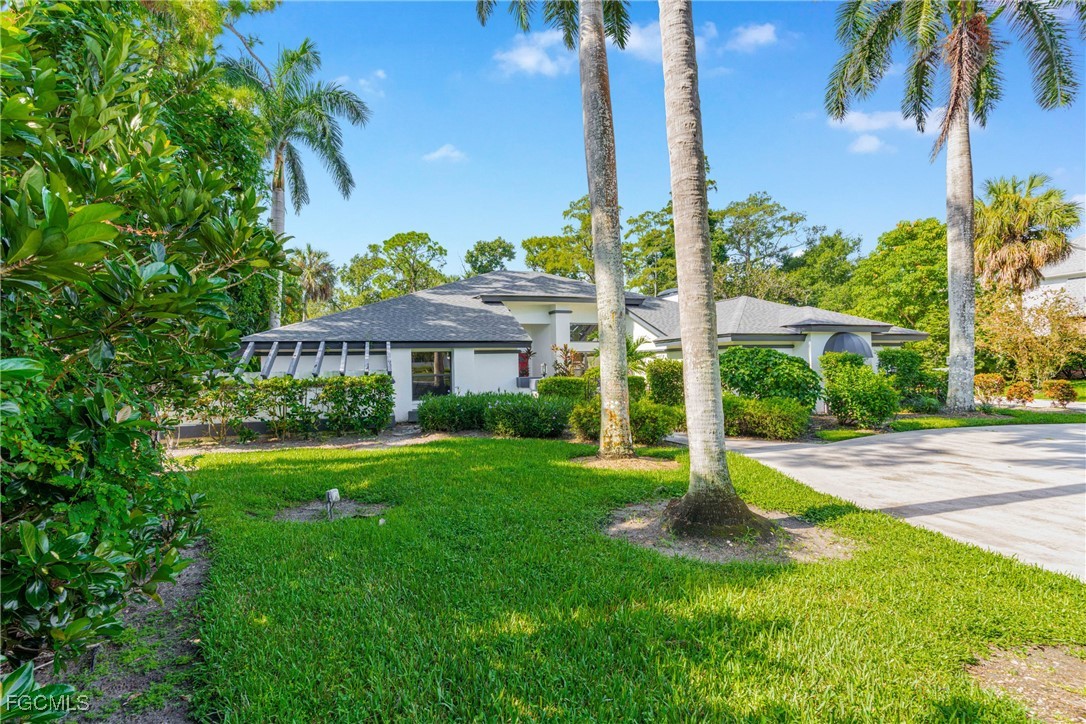 13682 Pine Villa LN