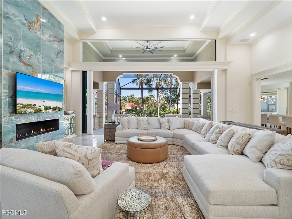 1266 Par View DR