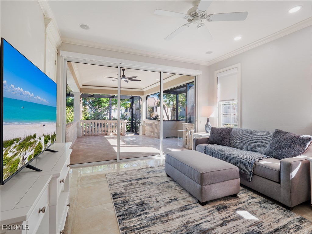 1266 Par View DR