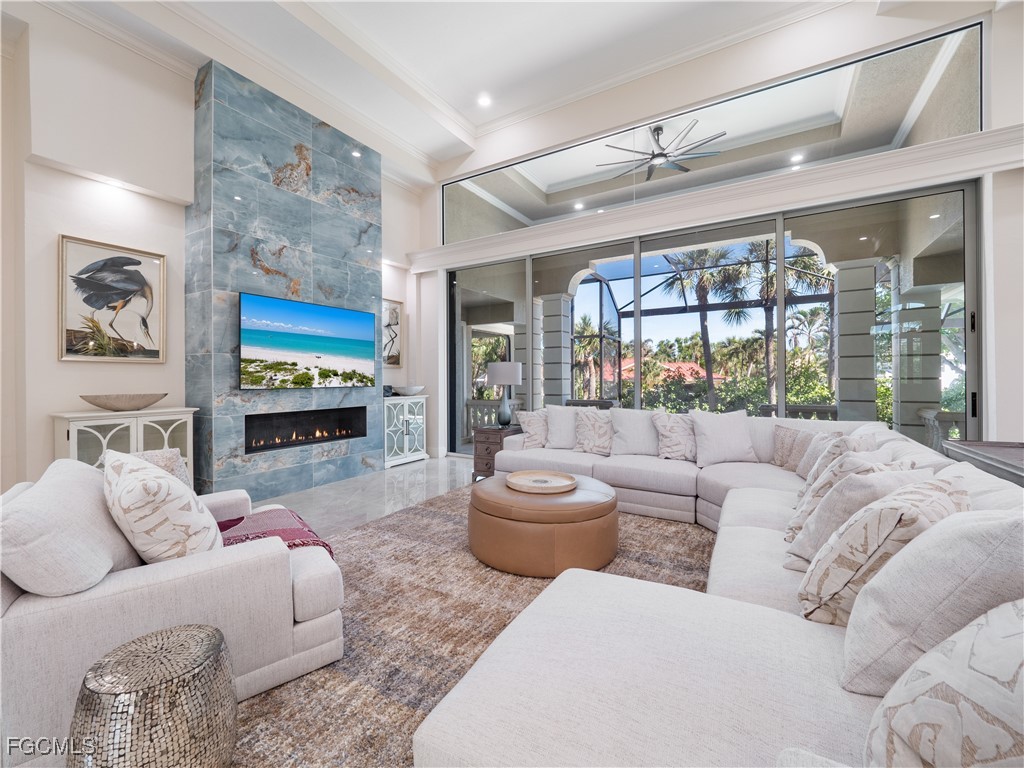 1266 Par View DR
